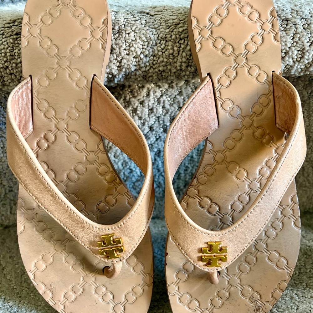 Tory Burch Tan (make up color) Sandals with Gold Emblem - Picture 2 of 3